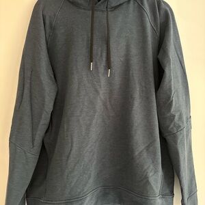 Lululemon Men's Blue Hoodie - Large